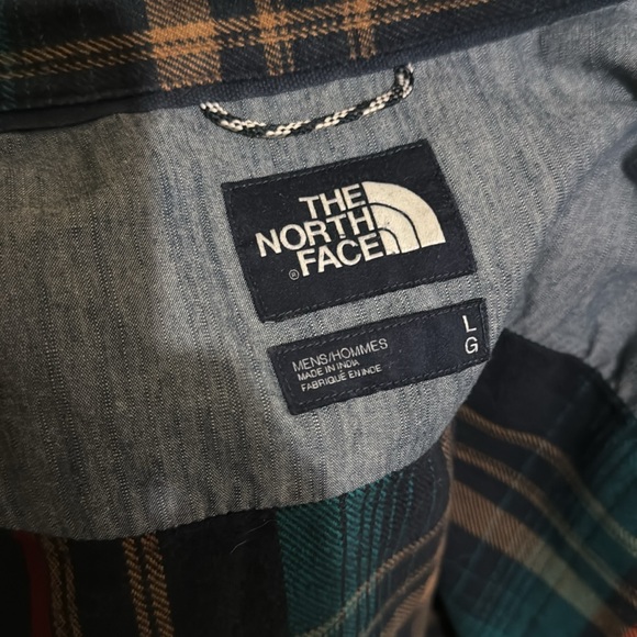 North Face Flannel shirt - Picture 2 of 2